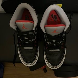 Black and red Jordan’s 3 size 6.5 kids
